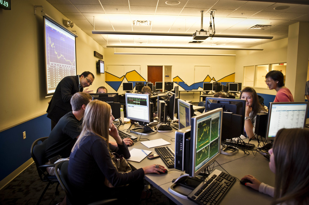 College of Business students in computer lab