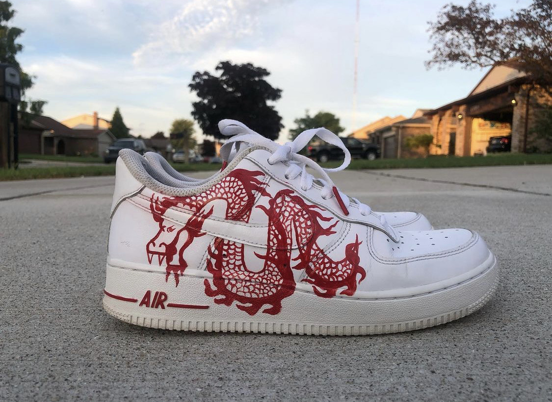 Running shoe with custom artwork
