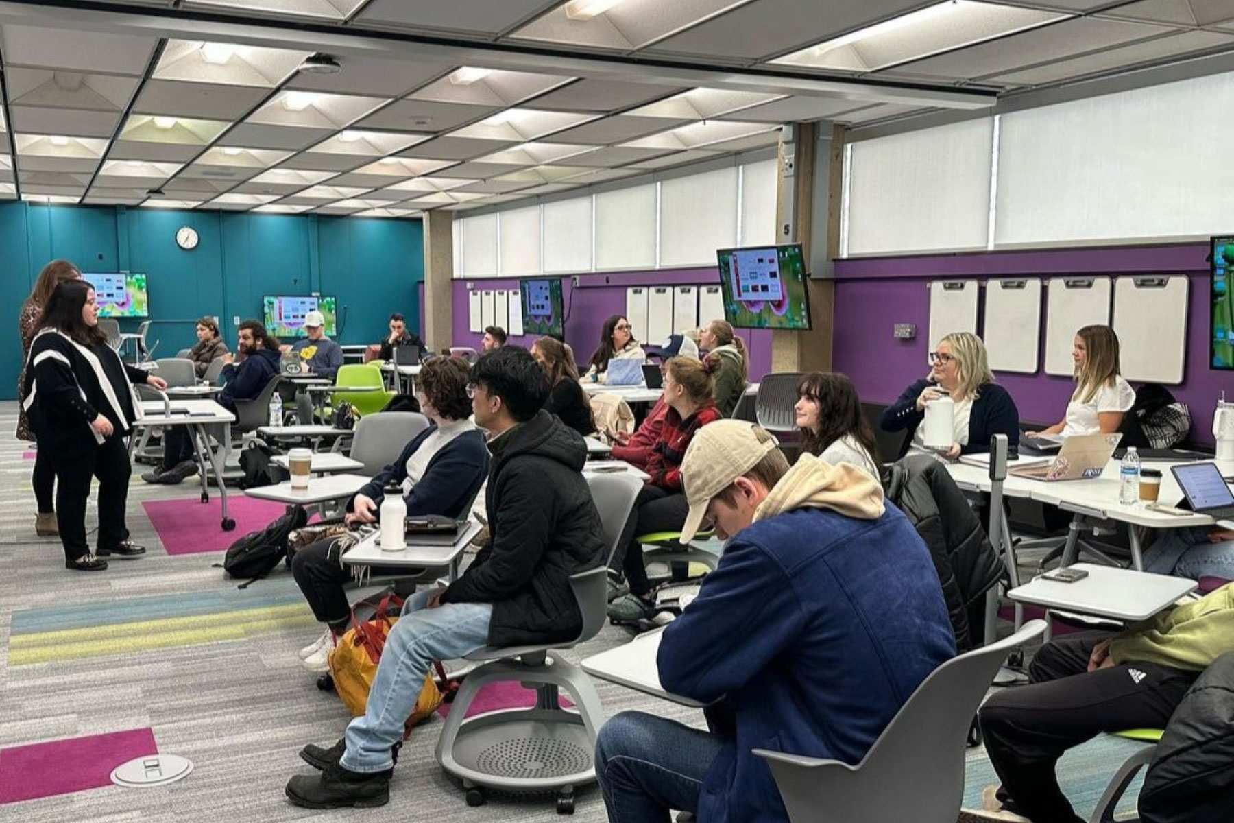 Communication Class listens to guest speaker