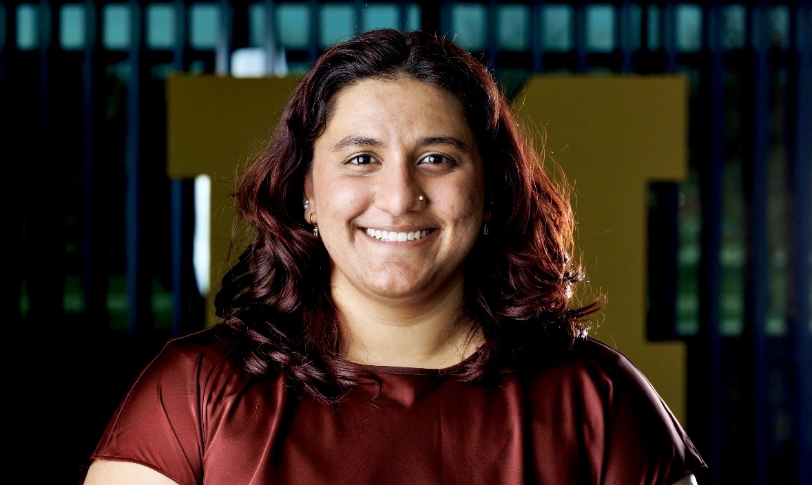 Mridula Divakar Headshot