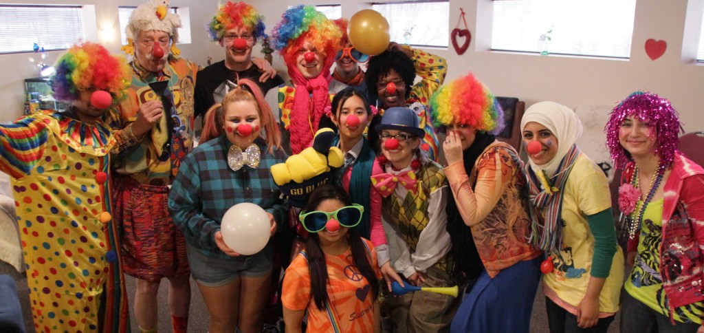 Photo of UM-Dearborn students and Patch Adams