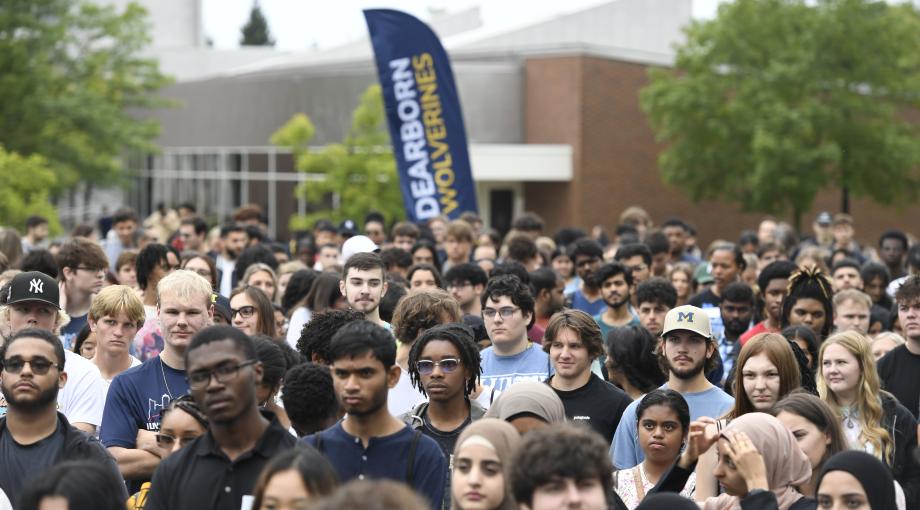 Photo of first-year students at Wolverine Welcome Day
