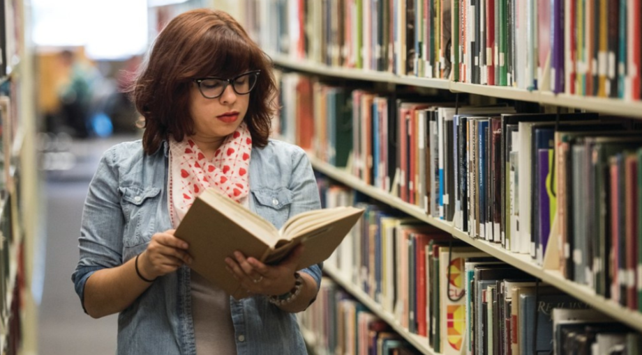 Student in library