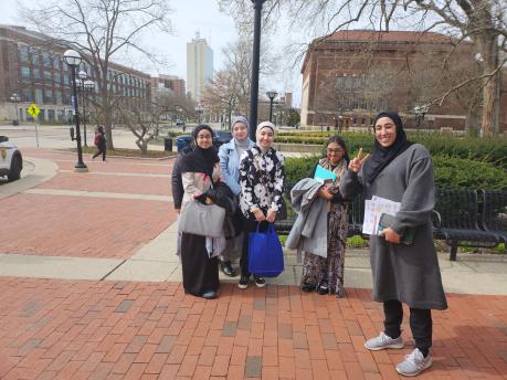 Students on field trip to UM