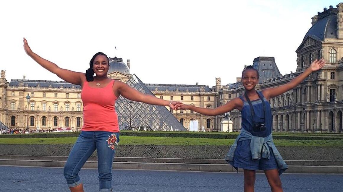 Photo of Shareia Carter and her daughter Peyton in Paris in 2019.