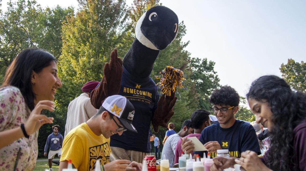 Bruce the Goose takes tailgate crafting to a new level with his cheer support