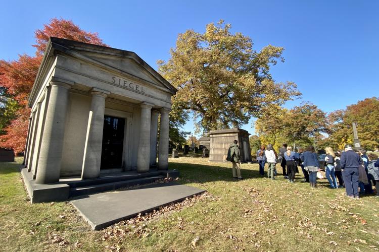 Photo of the Siegel mausoleum at Woodmere Cemetery
