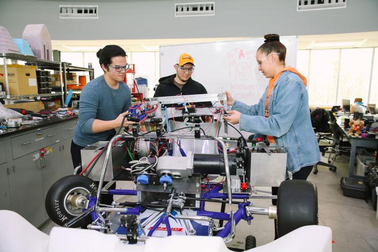 Students working at an engineering lab